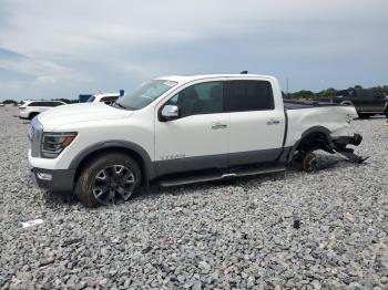  Salvage Nissan Titan