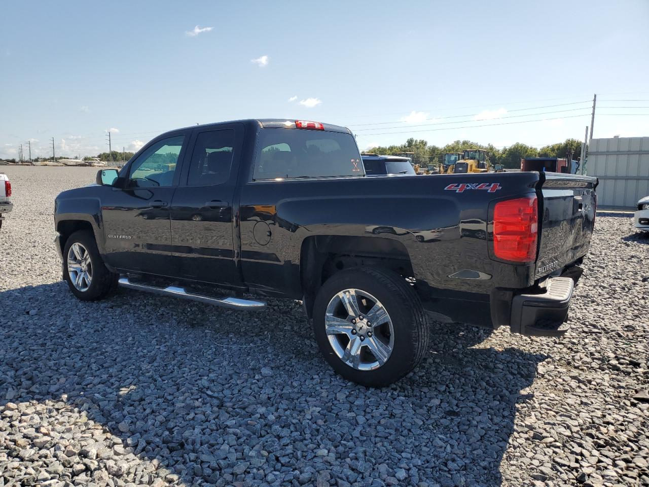 Chevrolet Silverado K1500 Custom Image 11