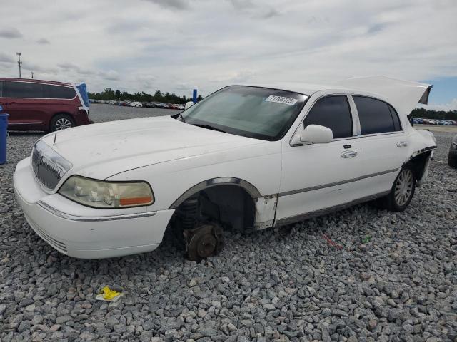  Salvage Lincoln Towncar