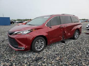  Salvage Toyota Sienna