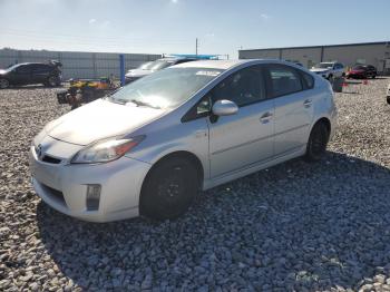  Salvage Toyota Prius