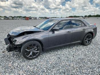  Salvage Chrysler 300
