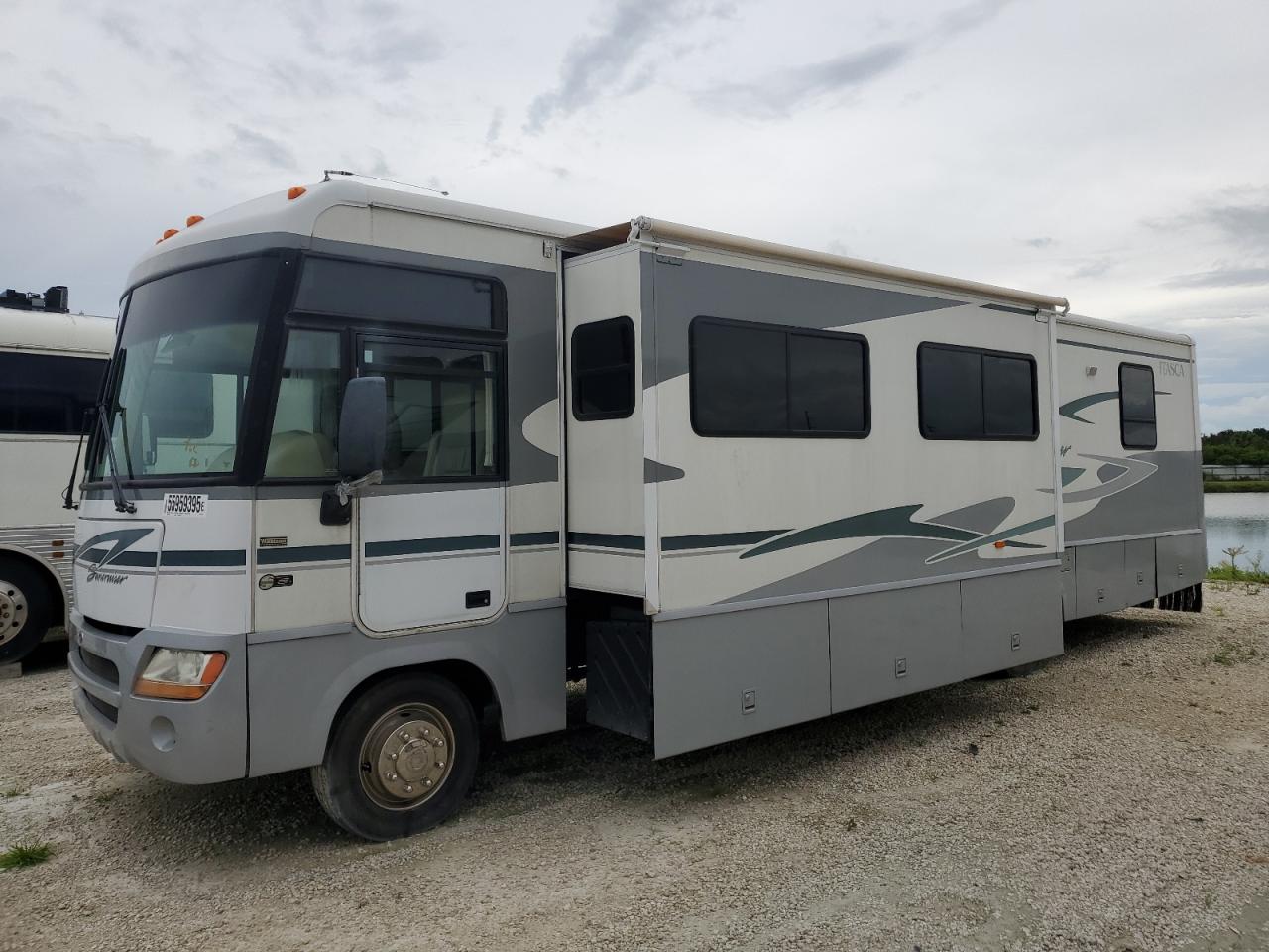 Workhorse Custom Cha W22 W22 Image 2