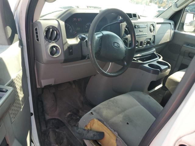 Ford Econoline E250 Van Image 11