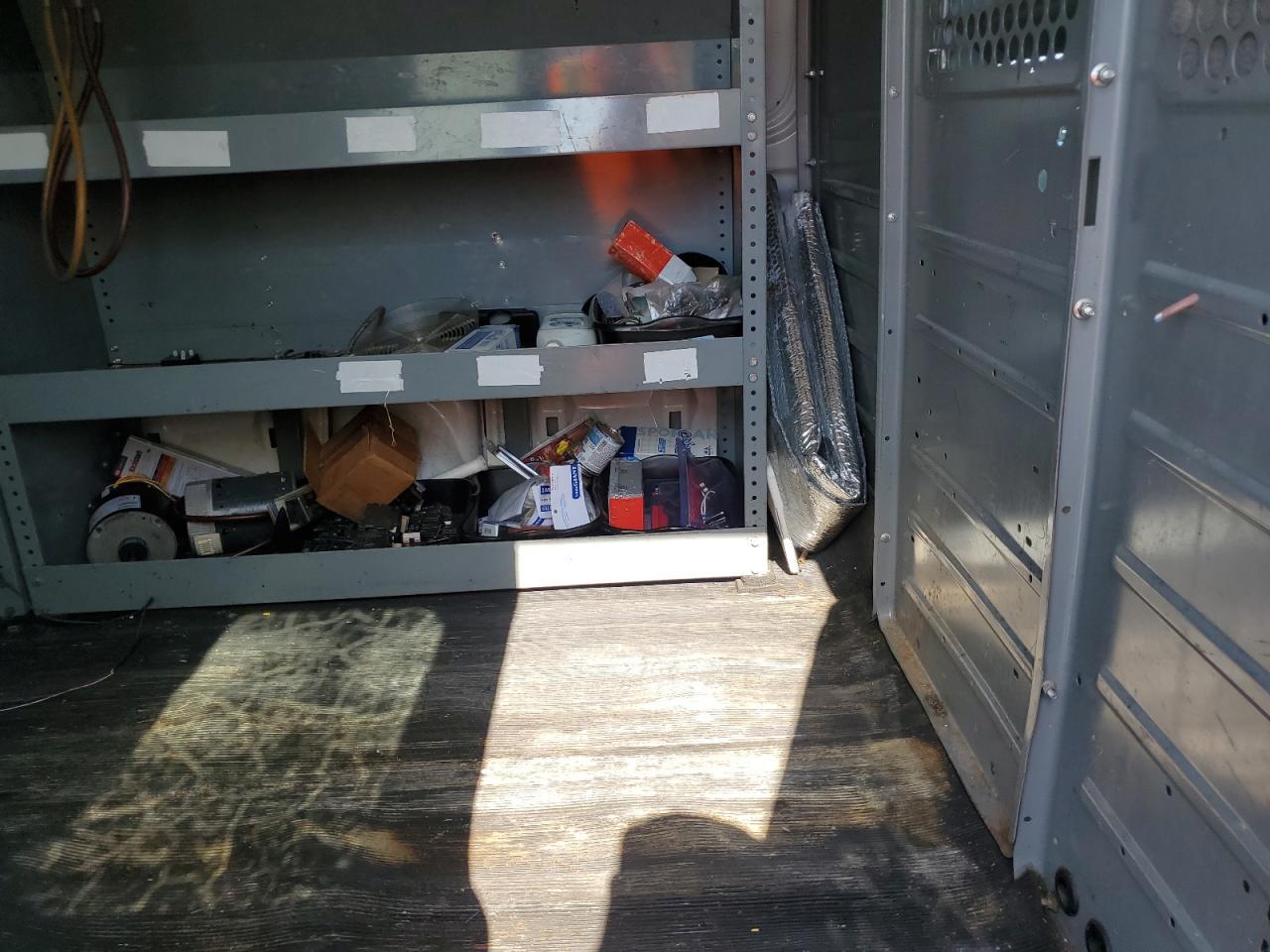 Ford Econoline E250 Van Image 8