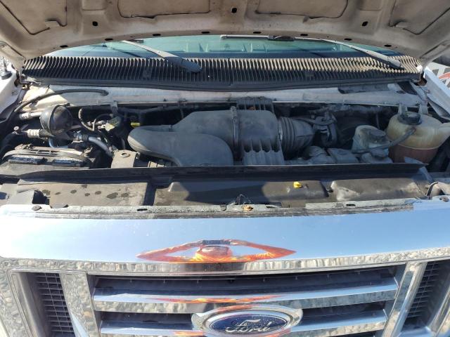 Ford Econoline E250 Van Image 6