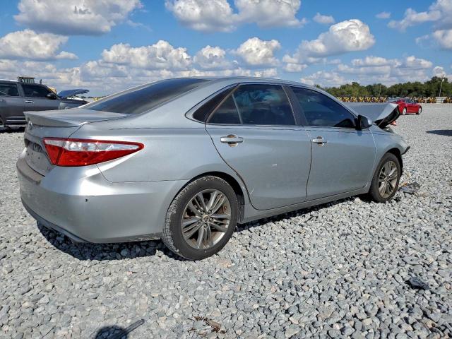 Toyota Camry Le Image 8