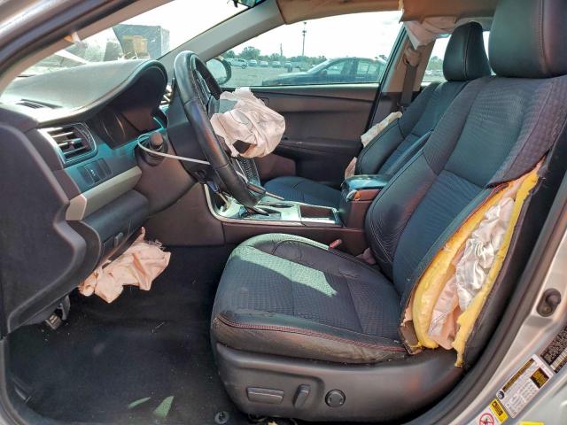 Toyota Camry Le Image 4