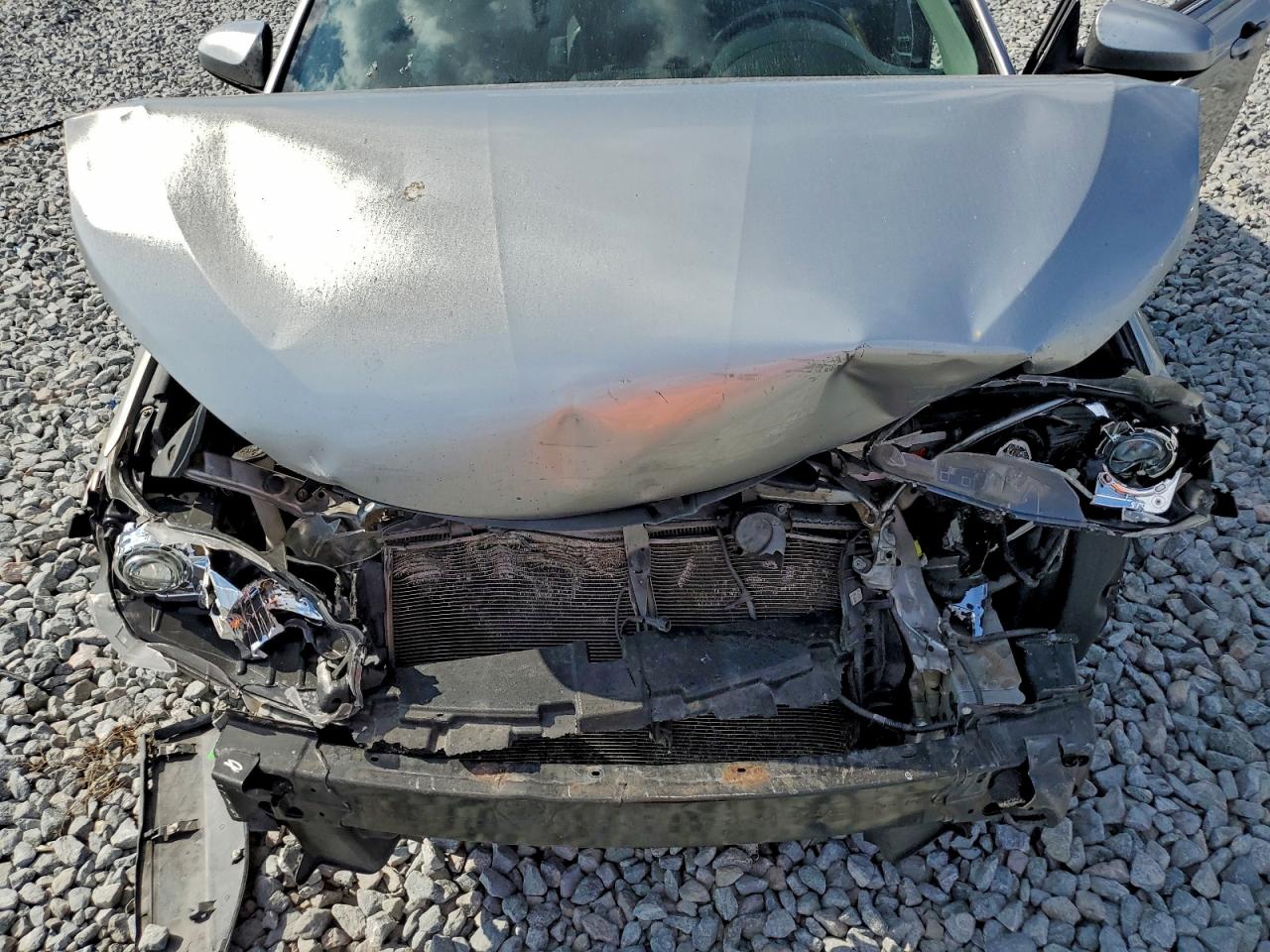 Toyota Camry Le Image 3