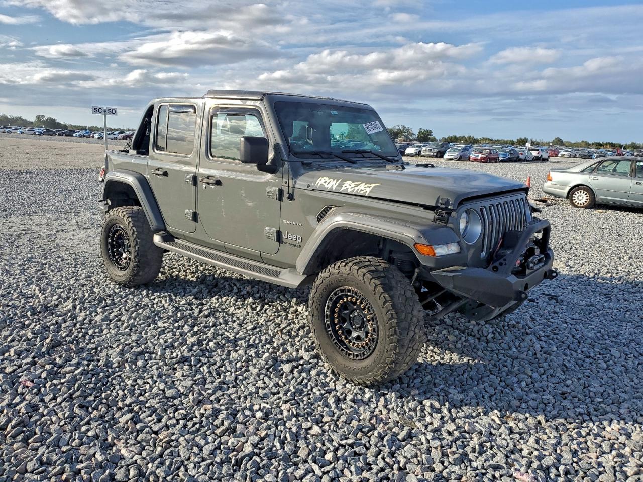Jeep Wrangler Sahara Image 3