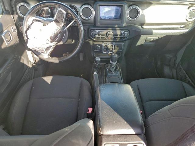 Jeep Wrangler Sahara Image 8