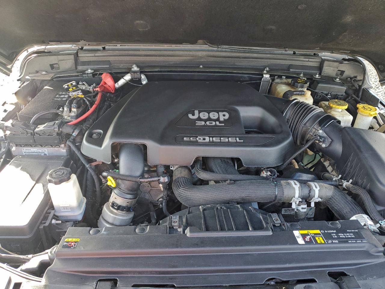 Jeep Wrangler Sahara Image 12