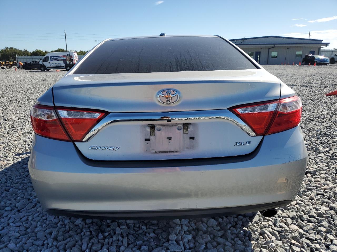 Toyota Camry Le Image 5