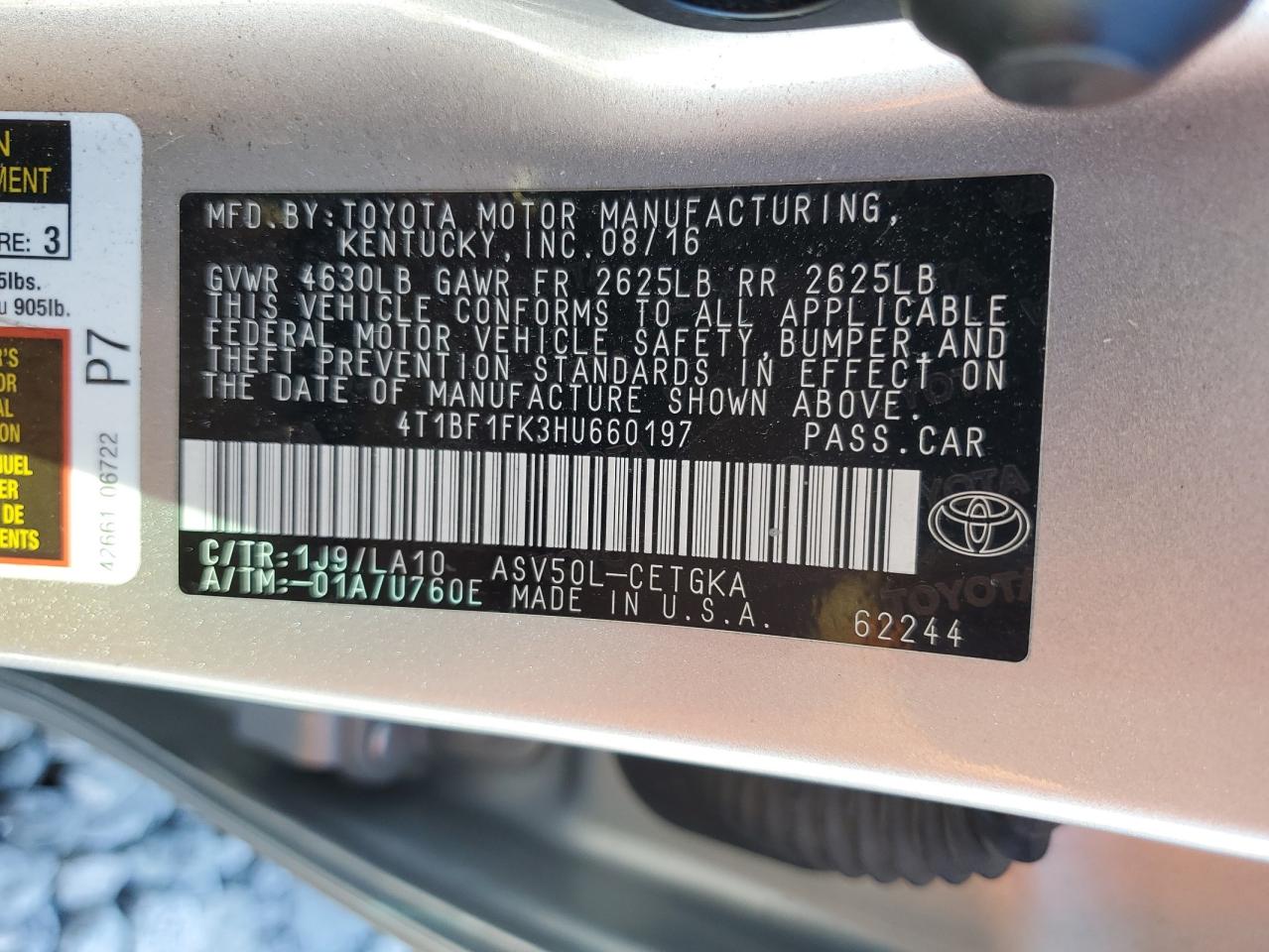 Toyota Camry Le Image 9