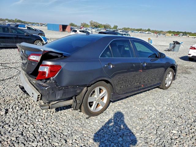 Toyota Camry Base Image 4