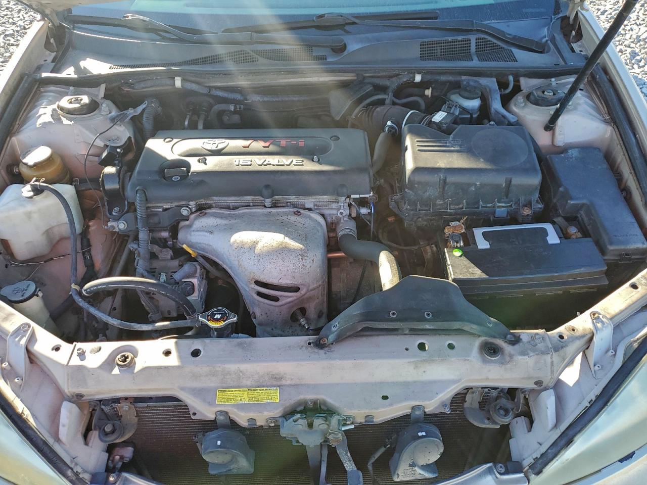 Toyota Camry Le Image 12