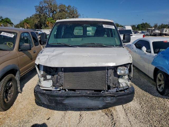 Chevrolet Express Image 5