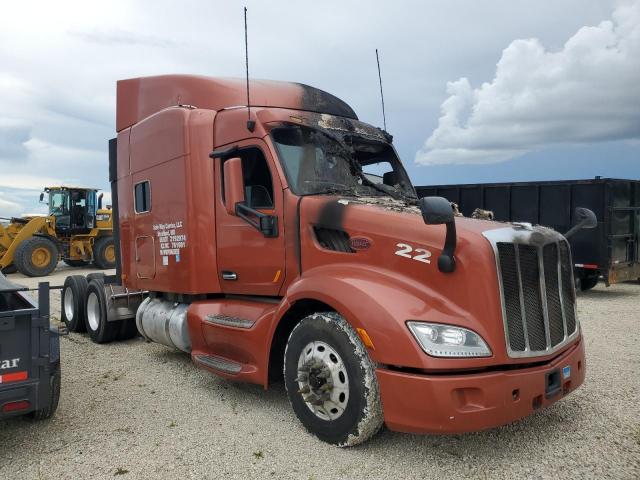  Salvage Peterbilt 579