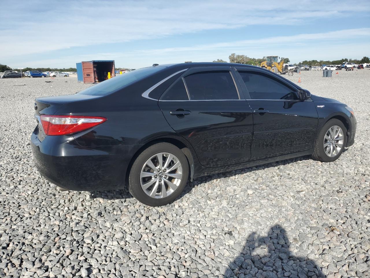 Toyota Camry Hybrid Image 3