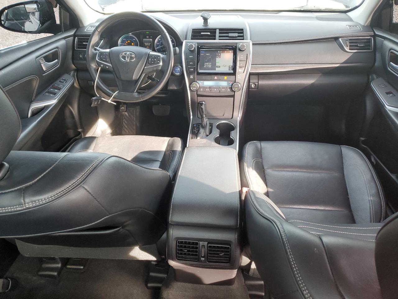 Toyota Camry Hybrid Image 6