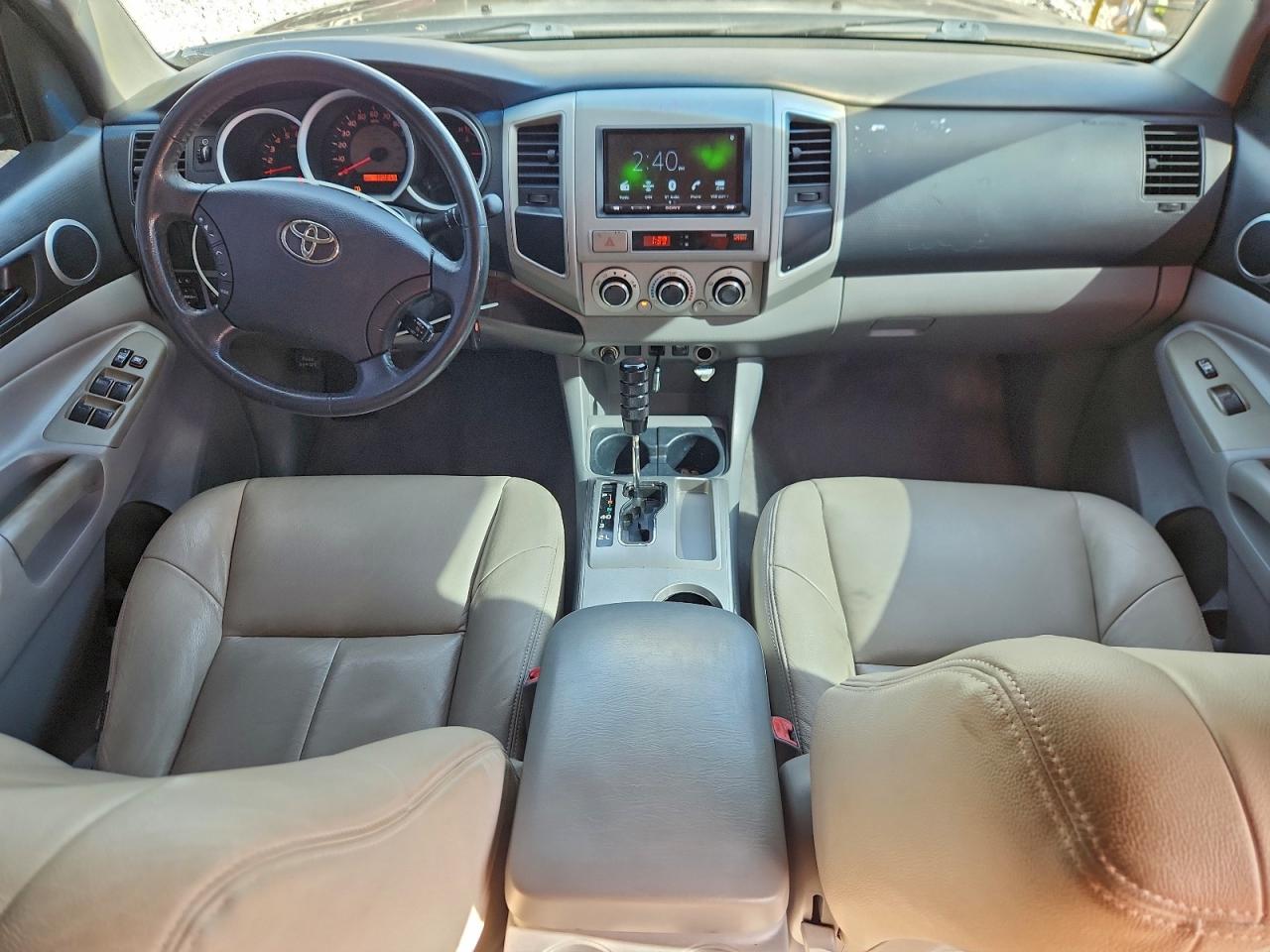 Toyota Tacoma Double Cab Prerunner Image 2