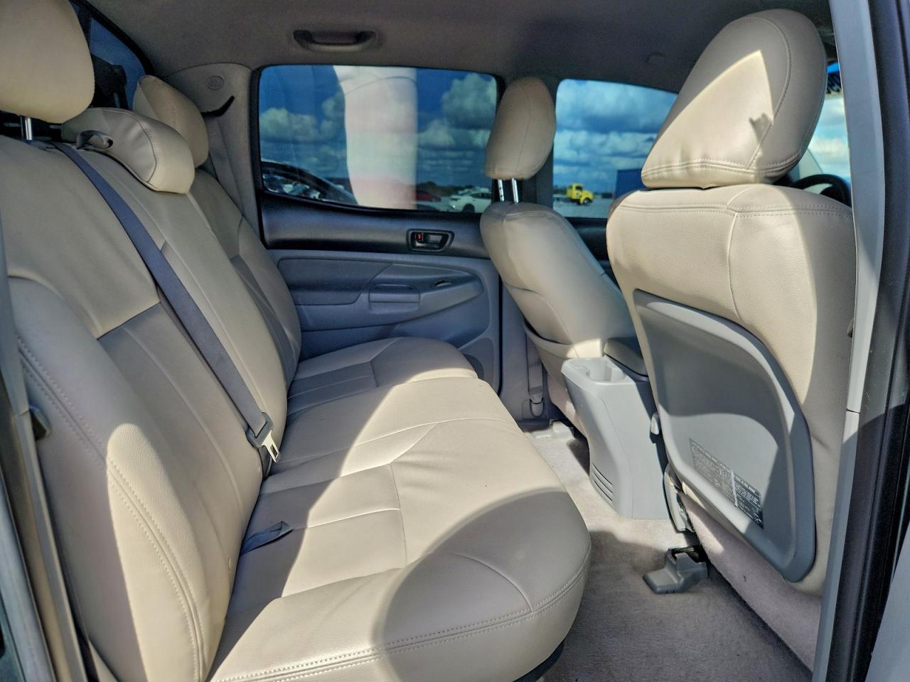 Toyota Tacoma Double Cab Prerunner Image 11