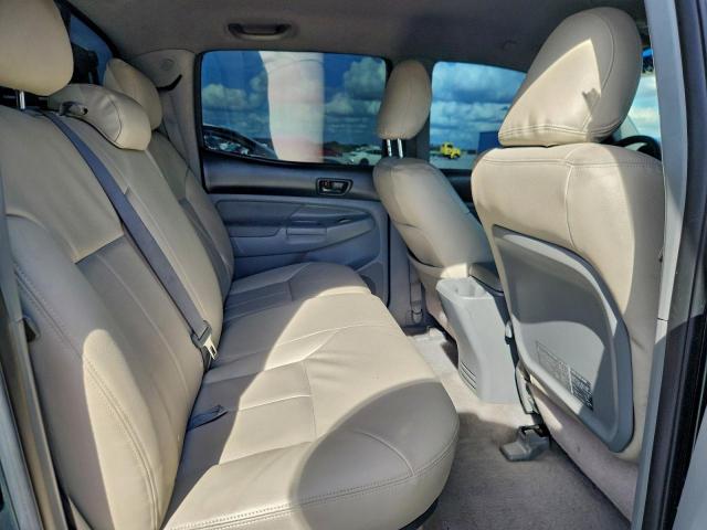 Toyota Tacoma Double Cab Prerunner Image 11