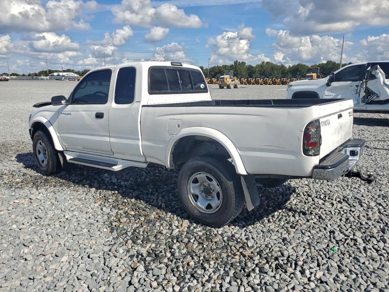 Toyota Tacoma Xtracab Prerunner Image 3