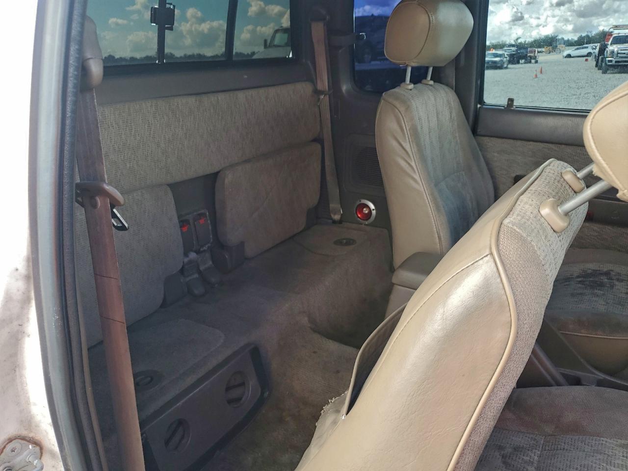 Toyota Tacoma Xtracab Prerunner Image 7