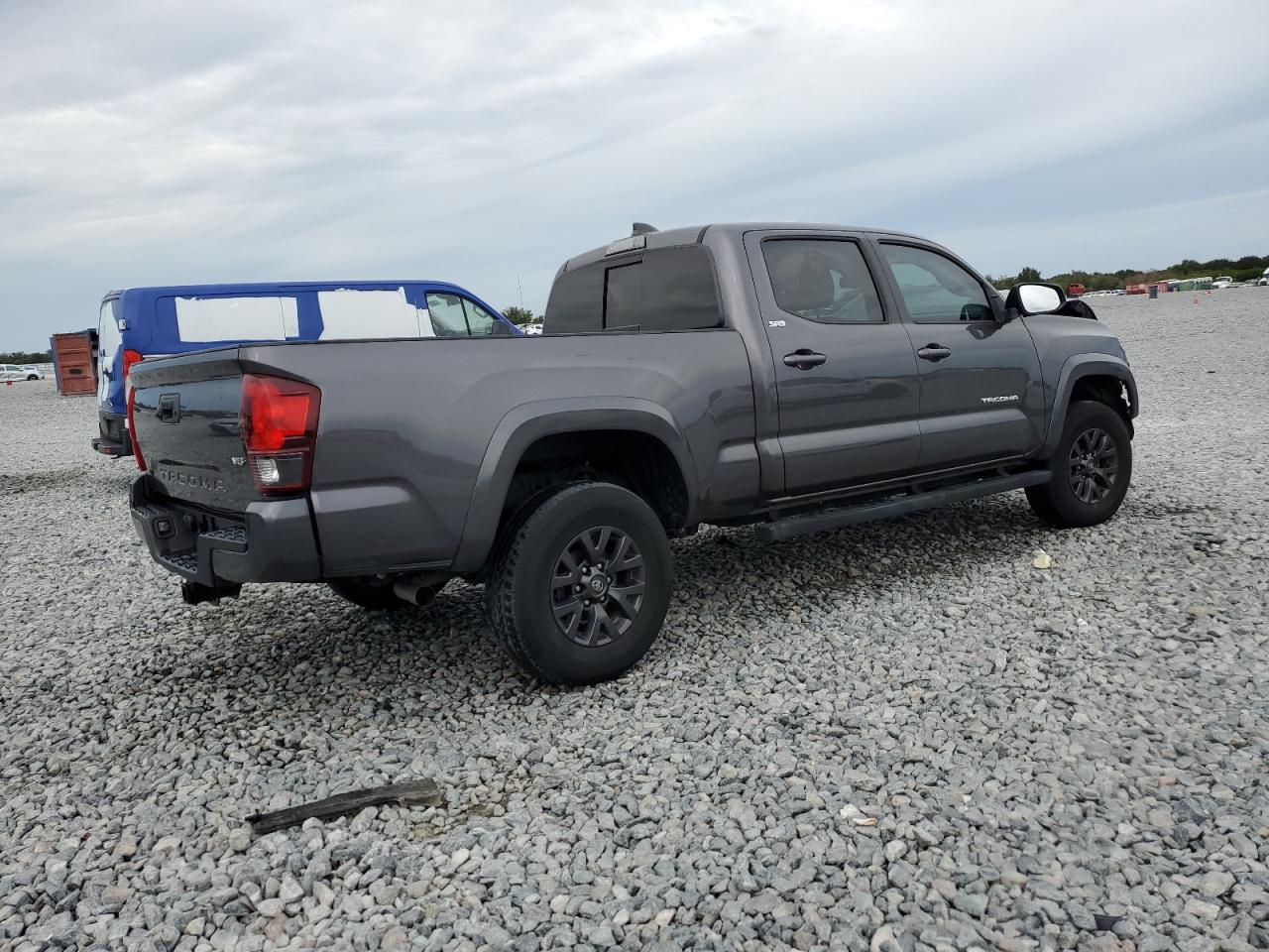 Toyota Tacoma Double Cab Image 11
