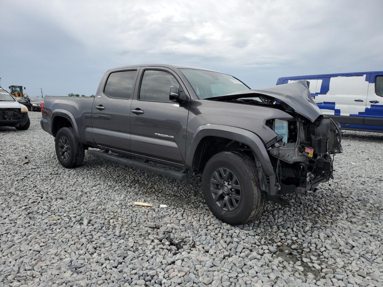 Toyota Tacoma Double Cab Image 8