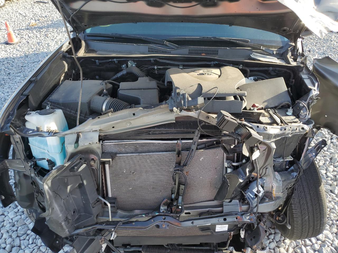 Toyota Tacoma Double Cab Image 3