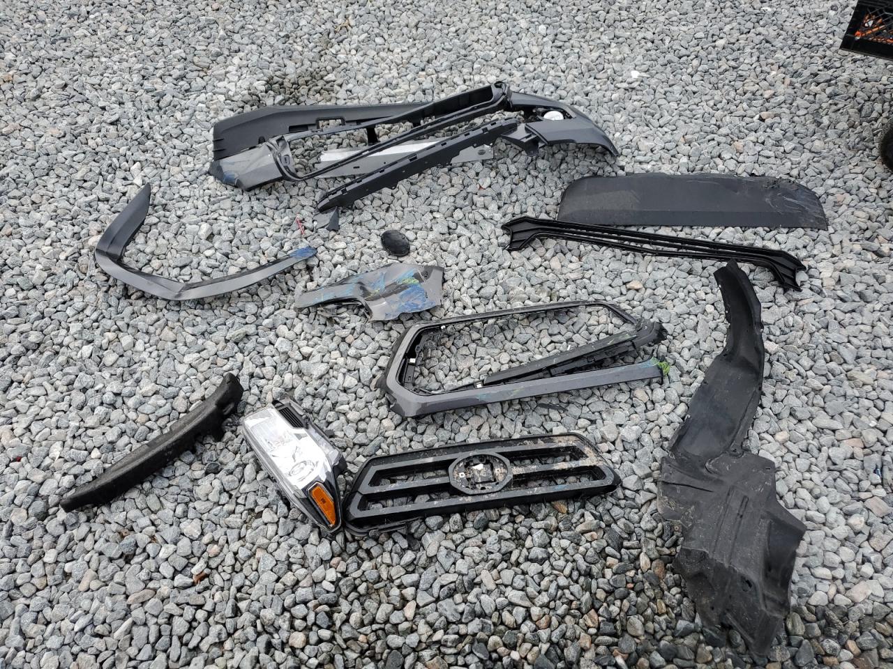 Toyota Tacoma Double Cab Image 7