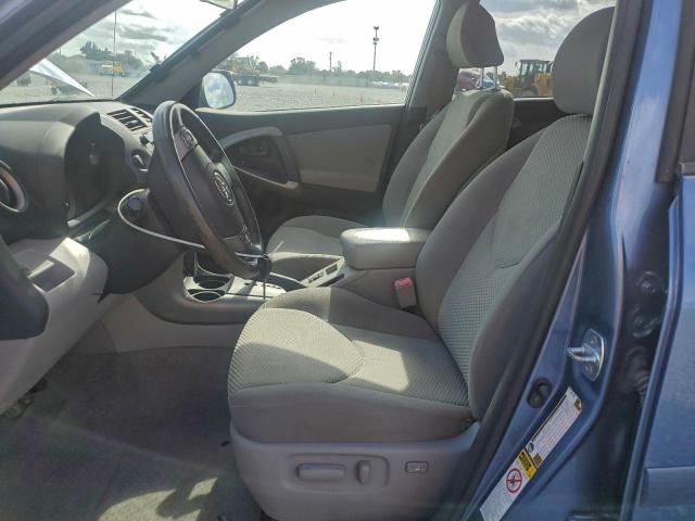 Toyota RAV4 Limited Image 9