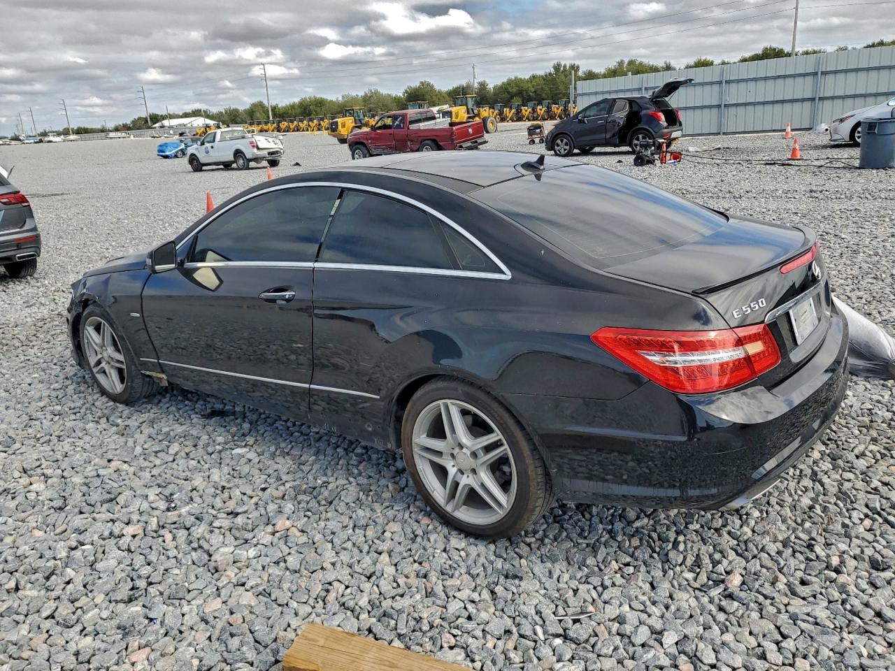 Mercedes-Benz E-Class 550 Image 2