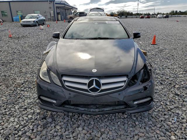 Mercedes-Benz E-Class 550 Image 6