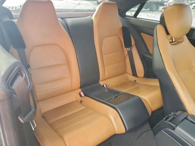 Mercedes-Benz E-Class 550 Image 4