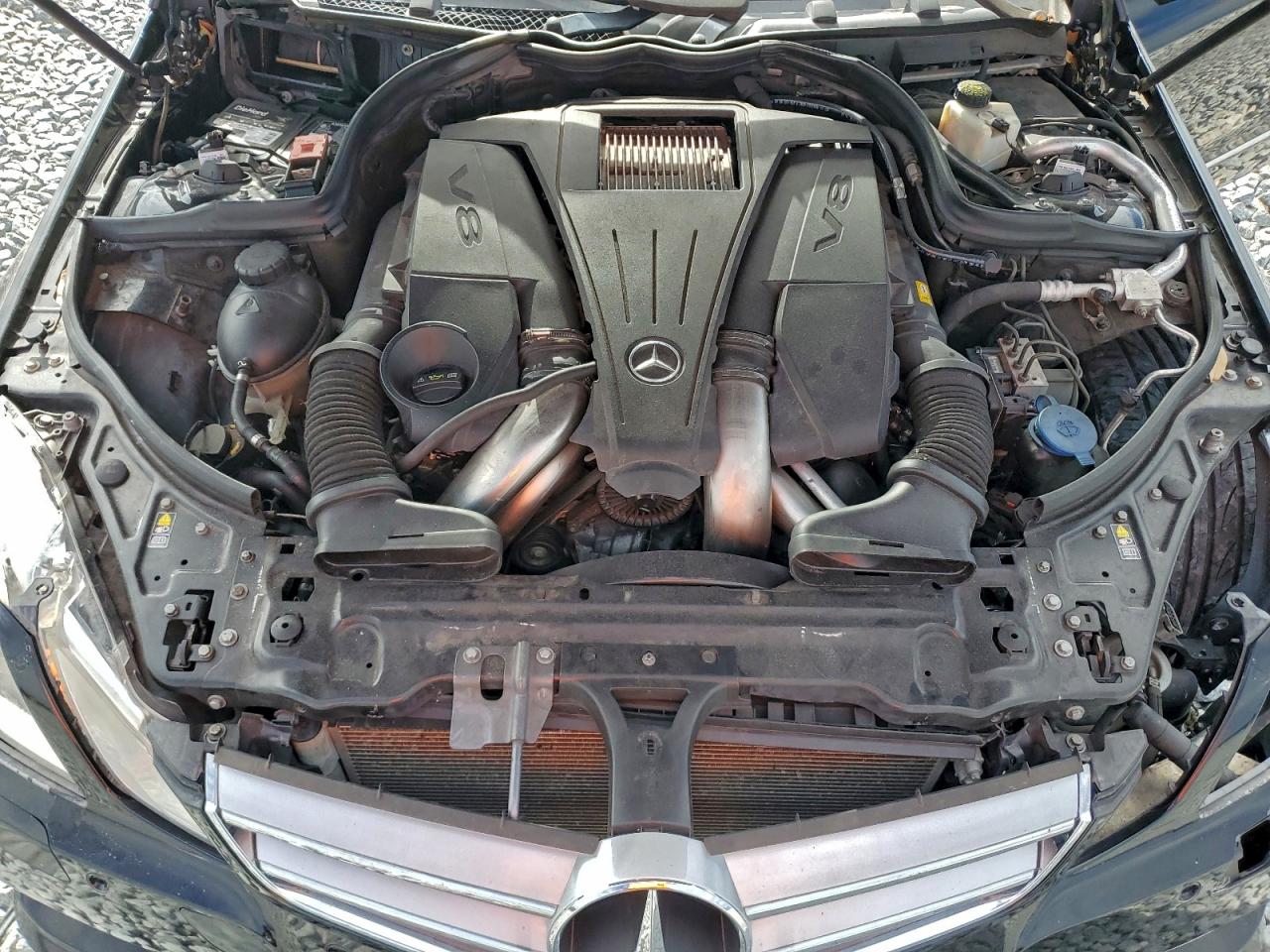 Mercedes-Benz E-Class 550 Image 11