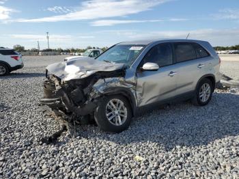 Salvage Kia Sorento