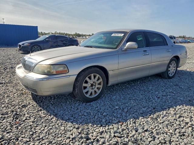  Salvage Lincoln Towncar