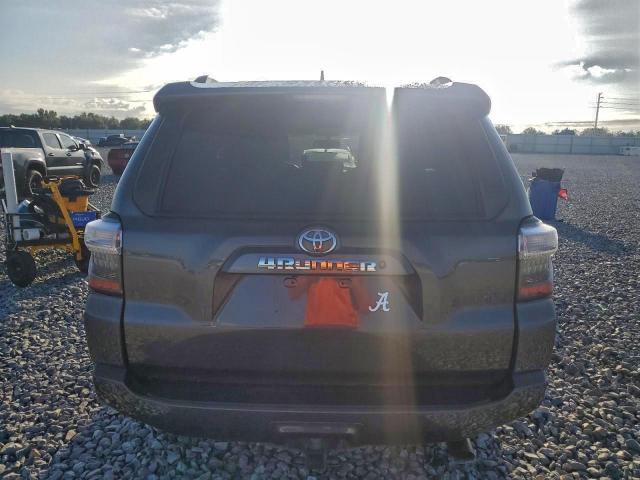 Toyota 4Runner Sr5 Image 3