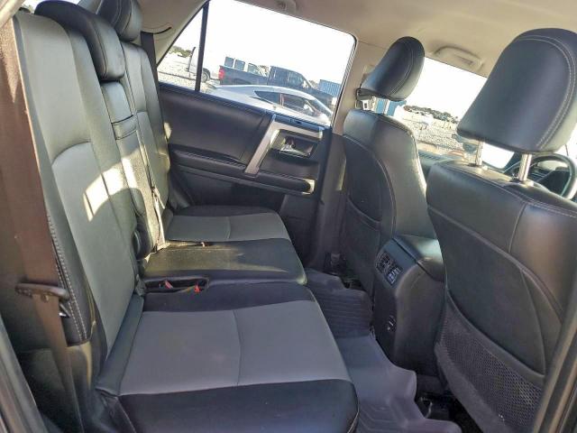 Toyota 4Runner Sr5 Image 4