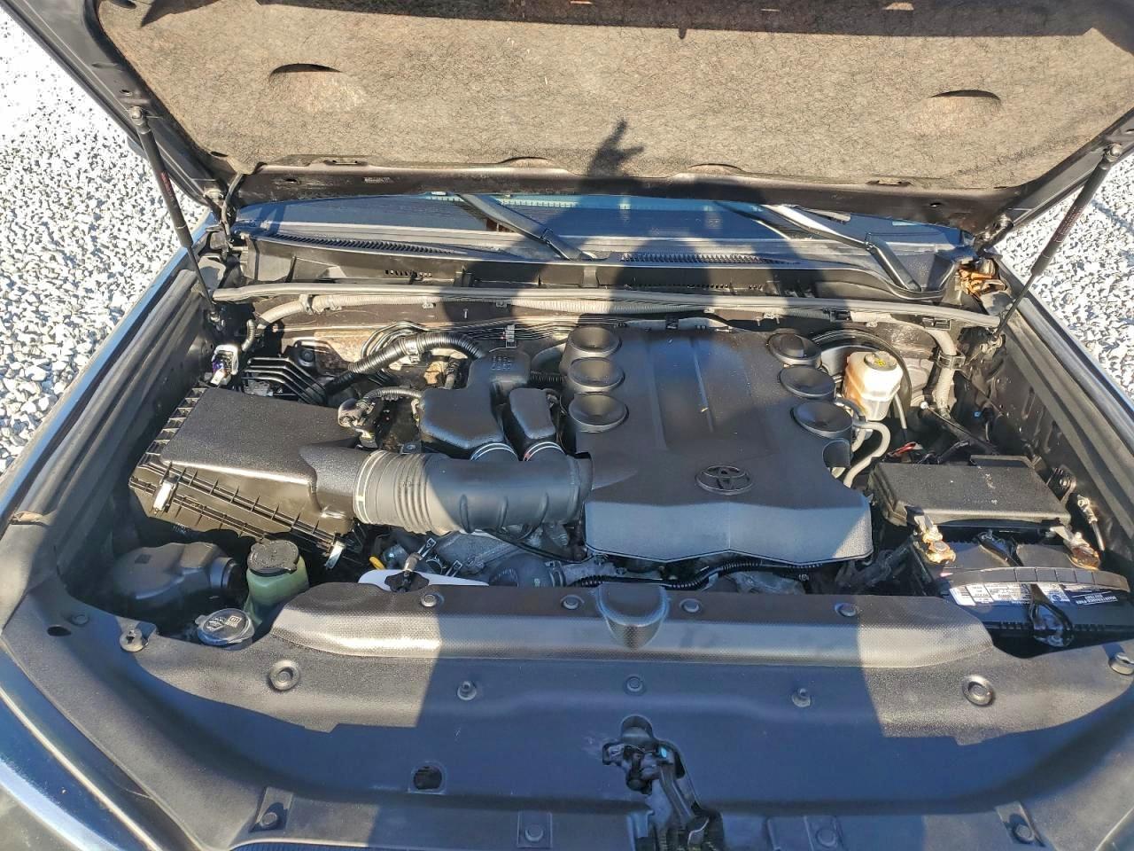 Toyota 4Runner Sr5 Image 13