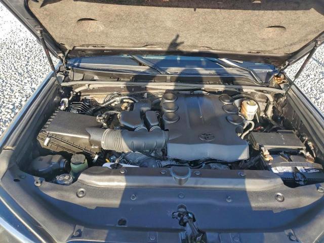 Toyota 4Runner Sr5 Image 13