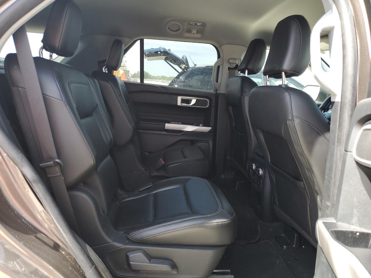 Ford Explorer Xlt Image 13