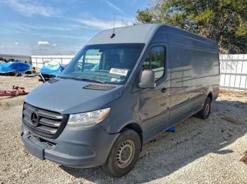  Salvage Mercedes-Benz Sprinter