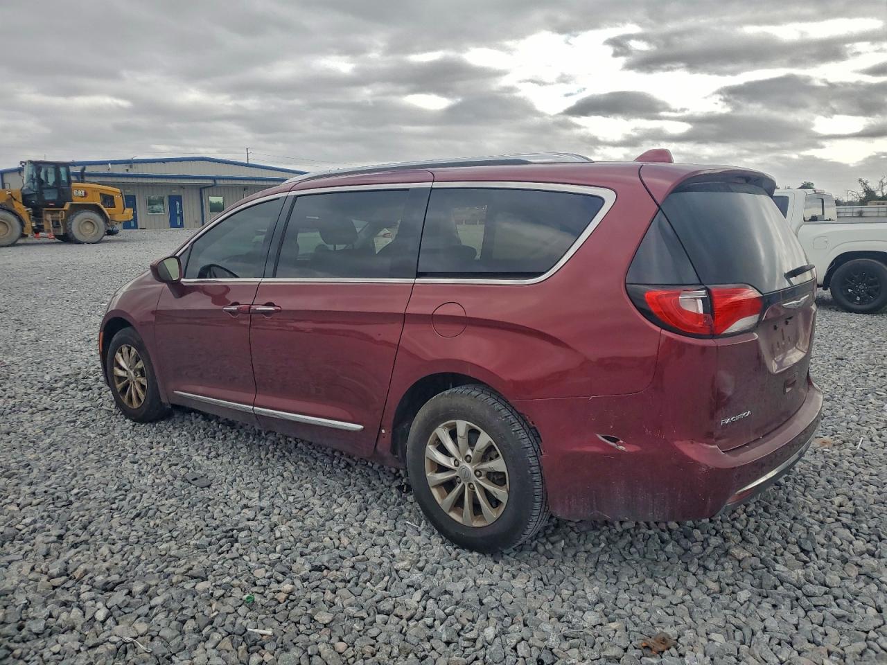Chrysler Pacifica Touring L Image 6