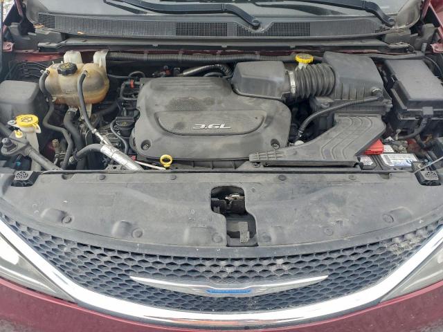 Chrysler Pacifica Touring L Image 13