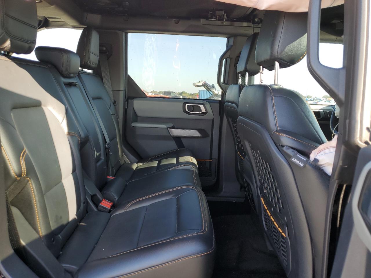 Ford Bronco Base Image 4