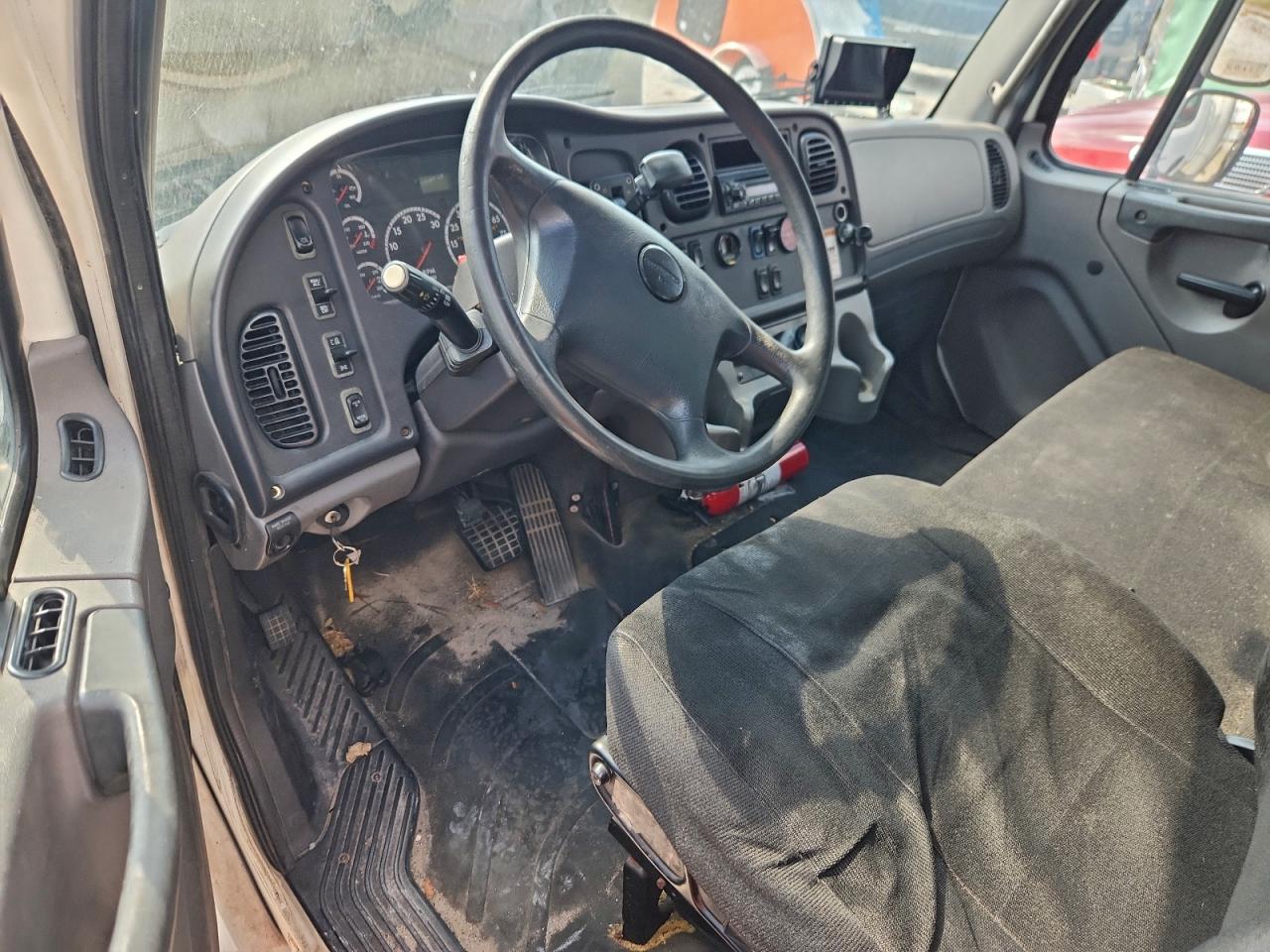 Freightliner M2 106 Med 106 Medium Duty Image 7